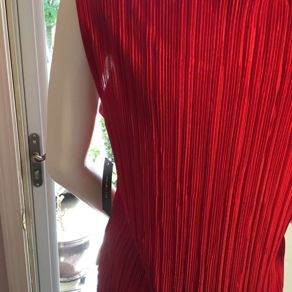 New Women’s Style&Co Red Pleated Blouse Size M. - Picture 3 of 8
